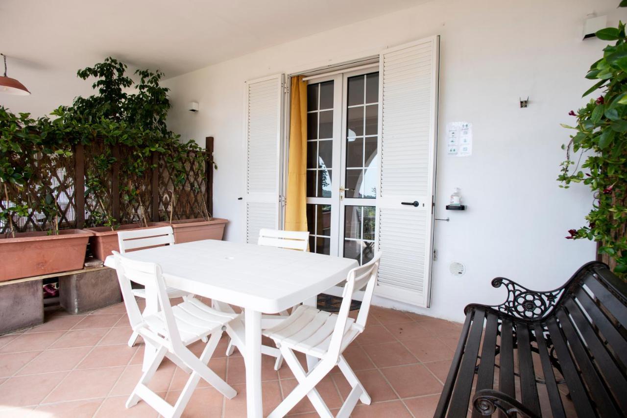 La Palazzina Nel Verde - Goelba Casa Alzi Extérieur photo