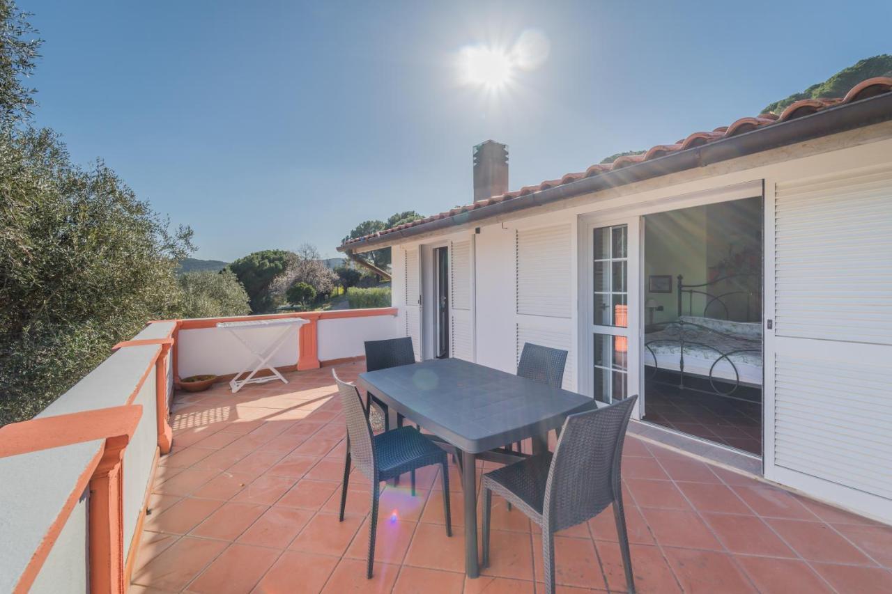 La Palazzina Nel Verde - Goelba Casa Alzi Extérieur photo