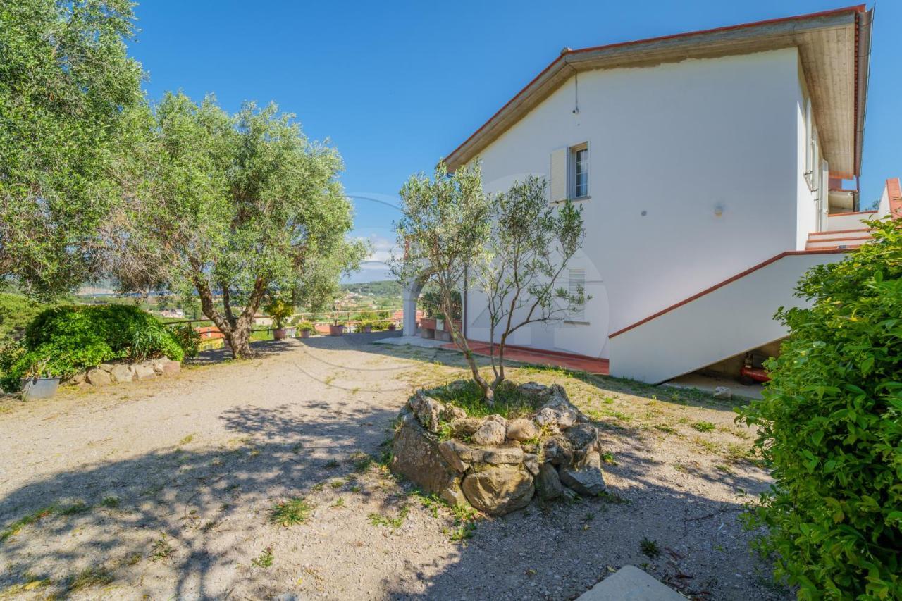 La Palazzina Nel Verde - Goelba Casa Alzi Extérieur photo
